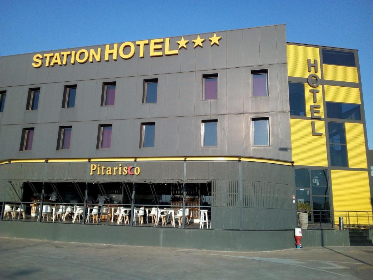 Station Hotel Viana Ngoại thất bức ảnh